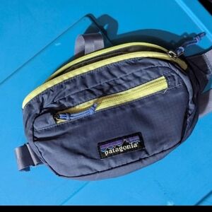 Patagonia Ultralight Black Hole Mini Hip Pack, Blueish Gray, Yellow Zippers